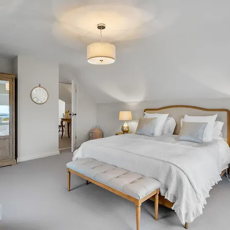 別荘 The Beach House, Aillebrack