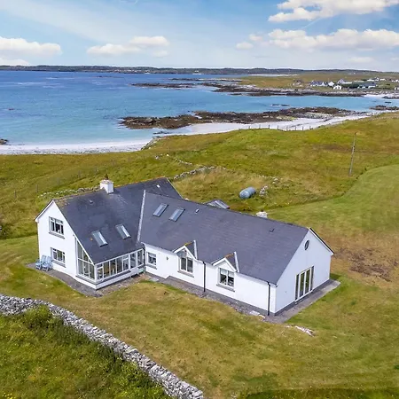 The Beach House, Aillebrack *
